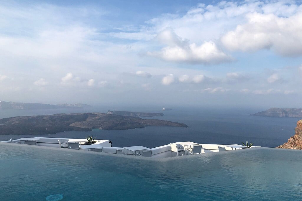 Grace Hotel Santorini Infinity Pool